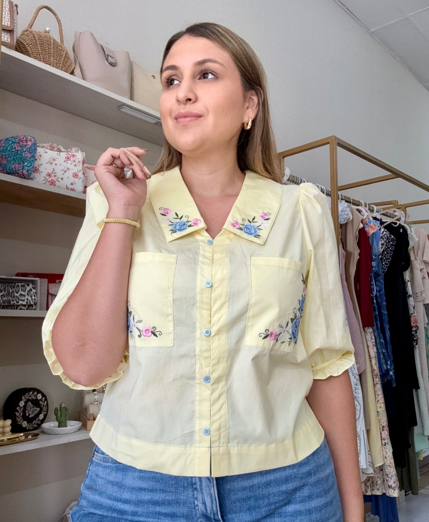 Blusa butter yellow bordada