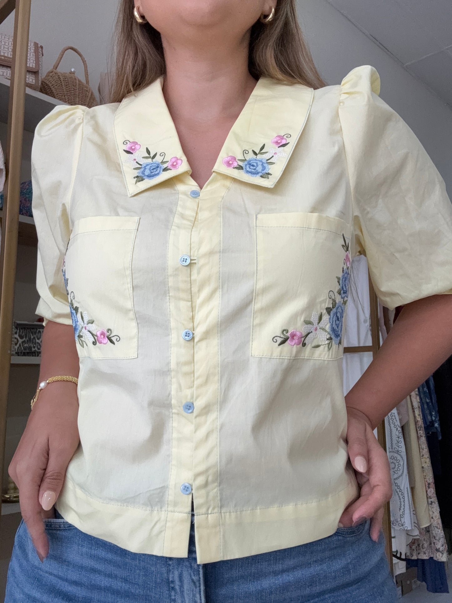 Blusa butter yellow bordada