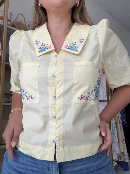 Blusa butter yellow bordada