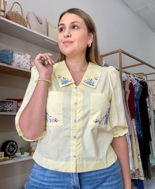 Blusa butter yellow bordada